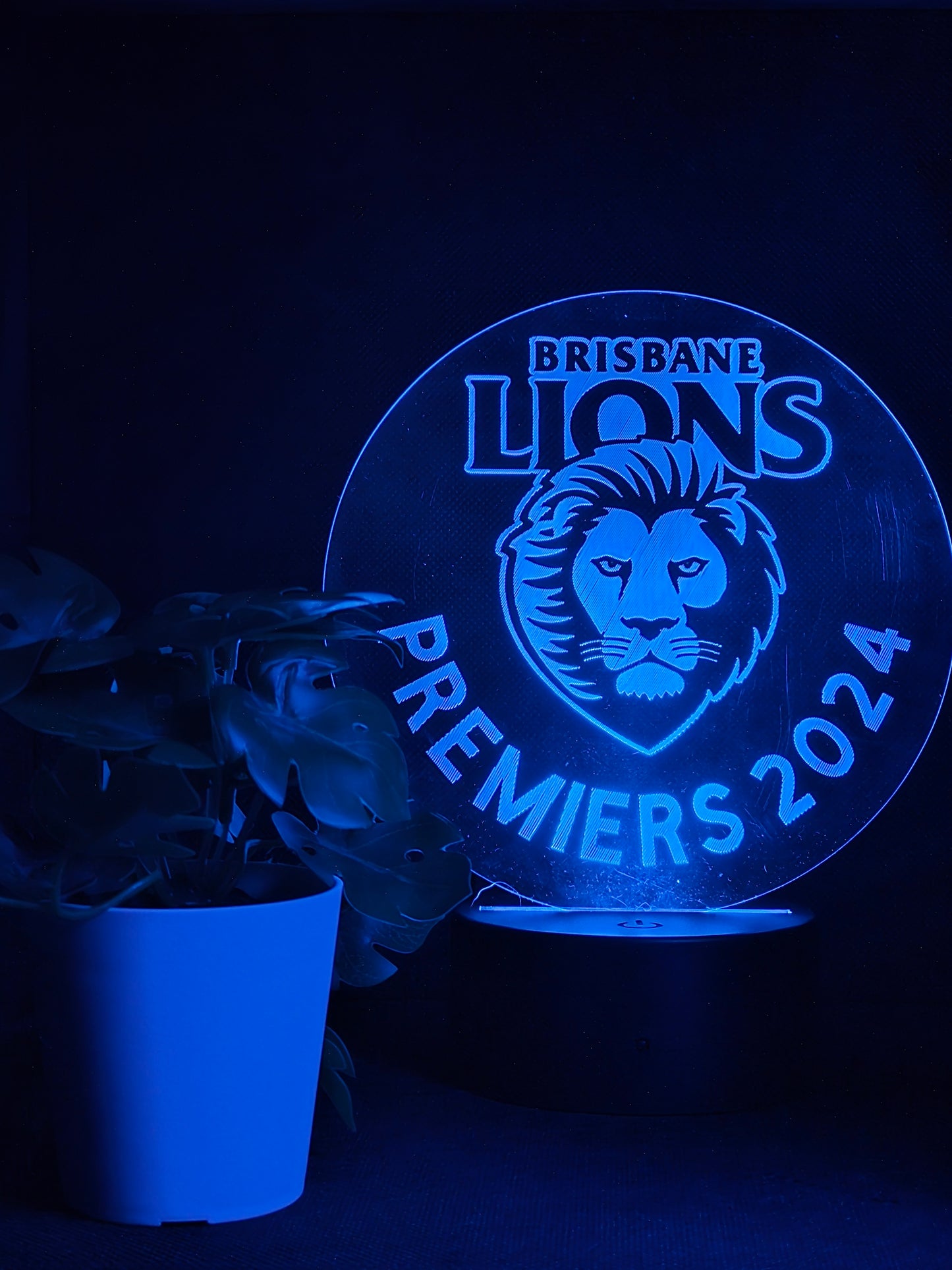 BRISBANE LIONS PREMIERS 24 NIGHT LIGHT 8 COLOURS LED LAMP