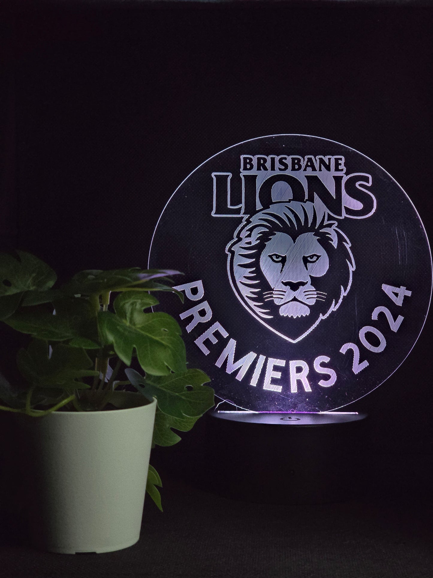 BRISBANE LIONS PREMIERS 24 NIGHT LIGHT 8 COLOURS LED LAMP