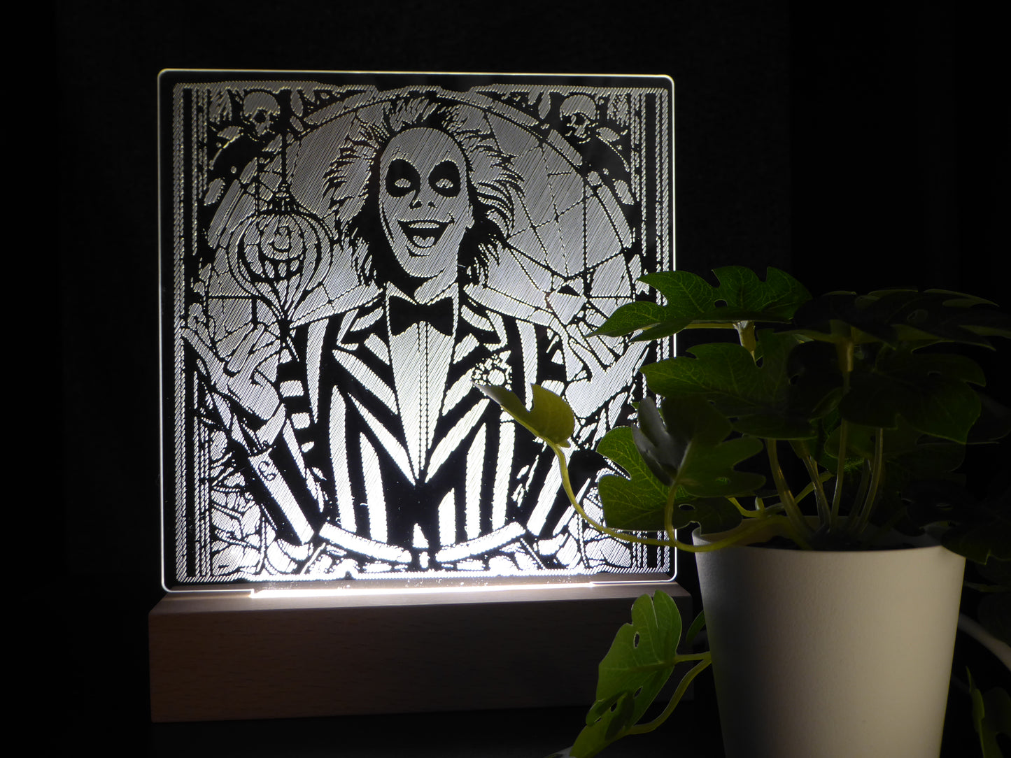 BEETLEJUICE NIGHT LIGHT WARM WHITE LED LAMP