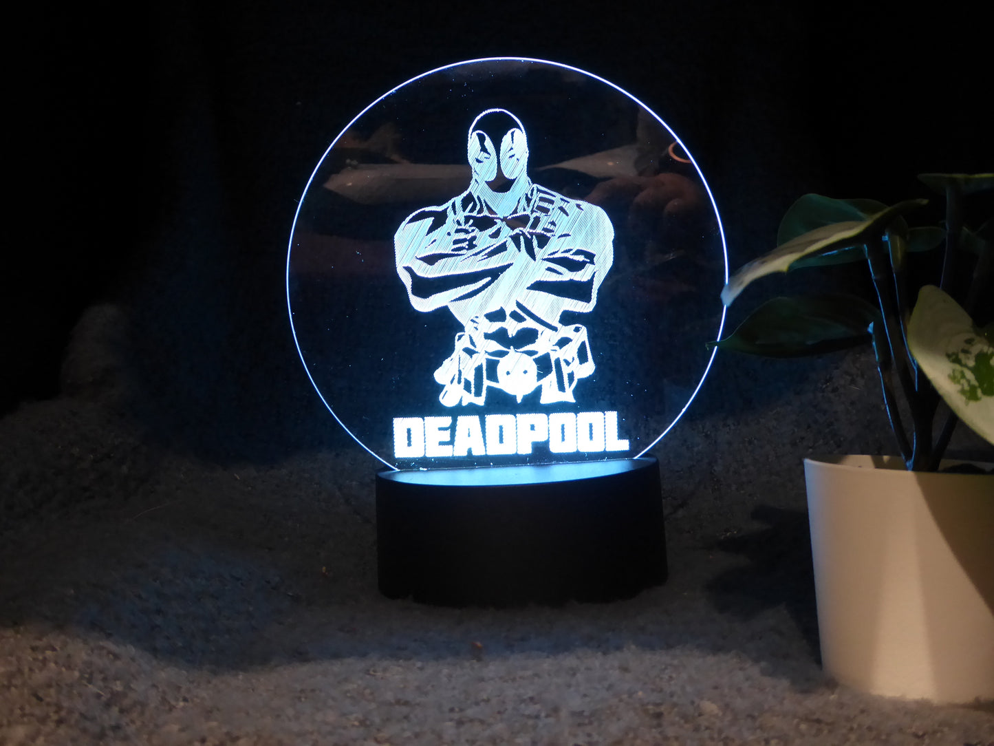 DEADPOOL NIGHT LIGHT 8 COLOURS LED LAMP