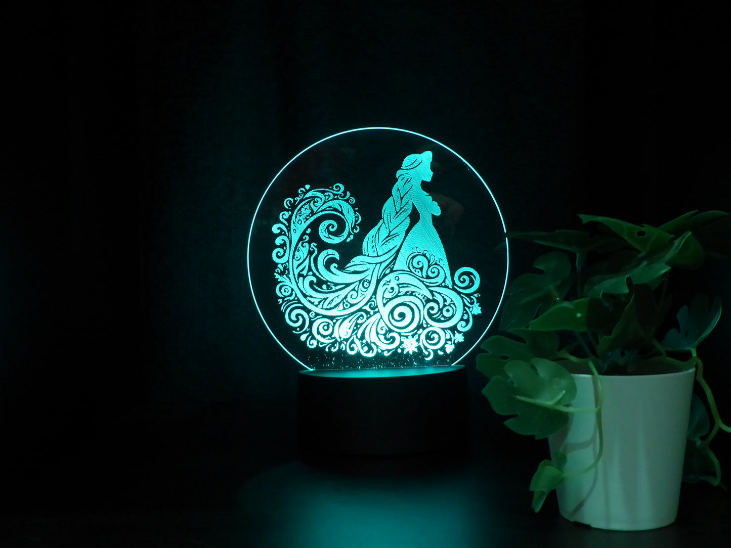 RAPUNZEL NIGHT LIGHT 8 COLOURS LED LAMP
