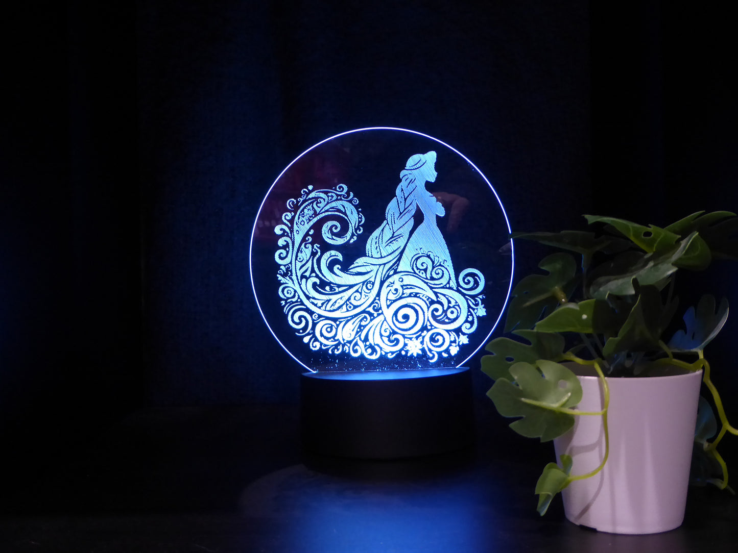 RAPUNZEL NIGHT LIGHT 8 COLOURS LED LAMP