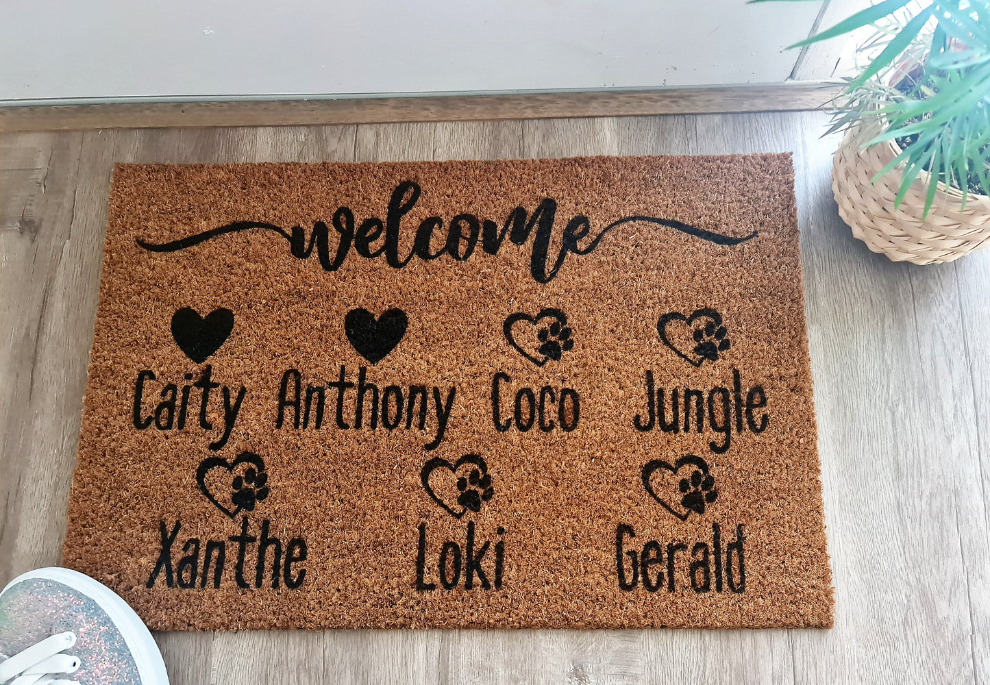 WELCOME FAMILY PET PERSONALISED DOOR MAT