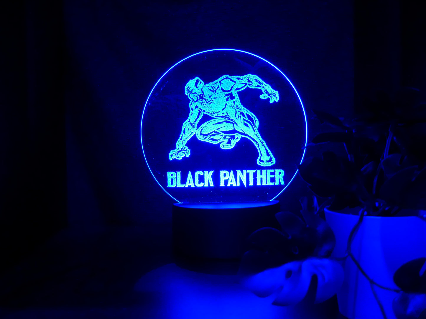 BLACK PANTHER NIGHT LIGHT 8 COLOURS LED LAMP