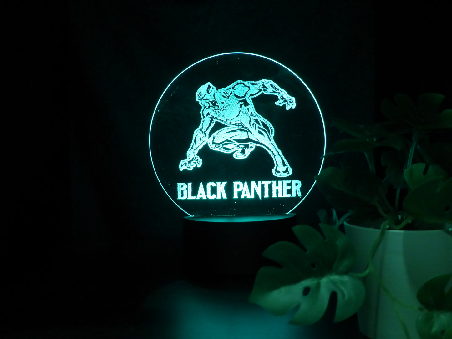 BLACK PANTHER NIGHT LIGHT 8 COLOURS LED LAMP