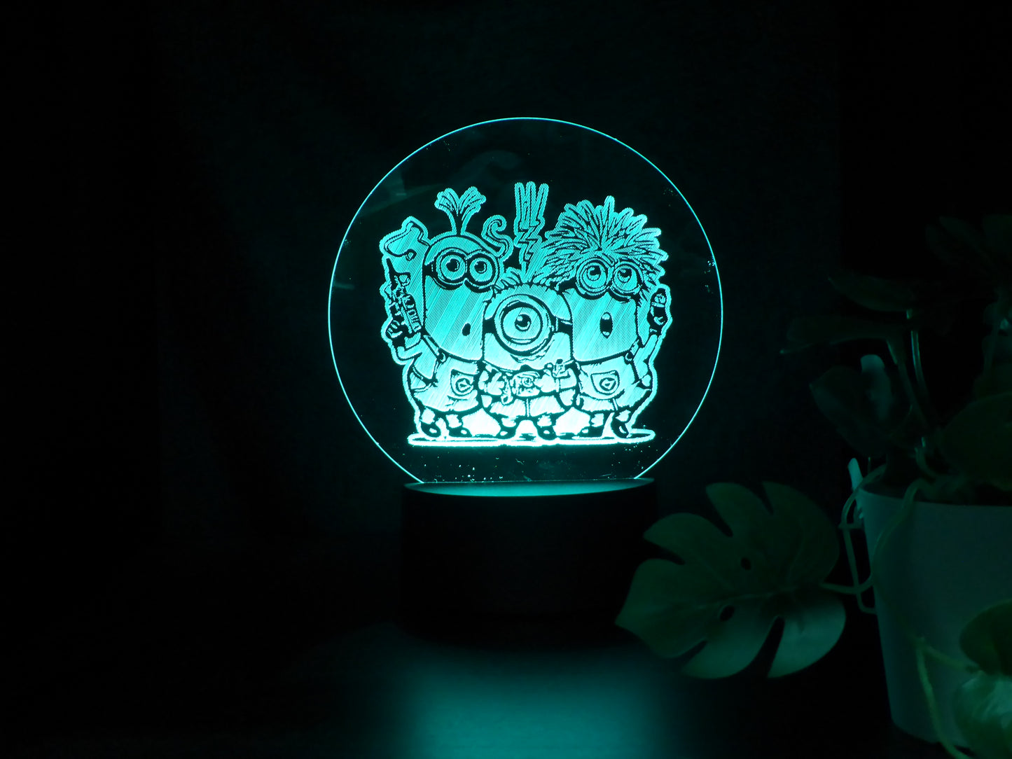 MINIONS FUN NIGHT LIGHT 8 COLOURS LED LAMP