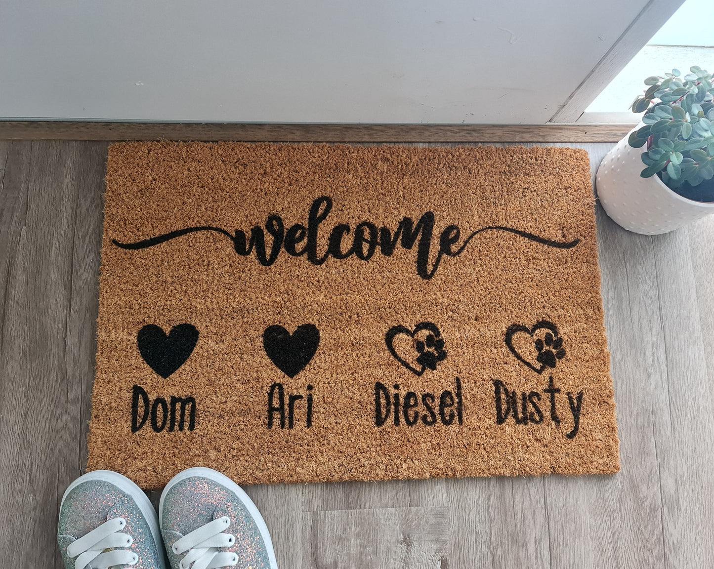 WELCOME FAMILY PET PERSONALISED DOOR MAT