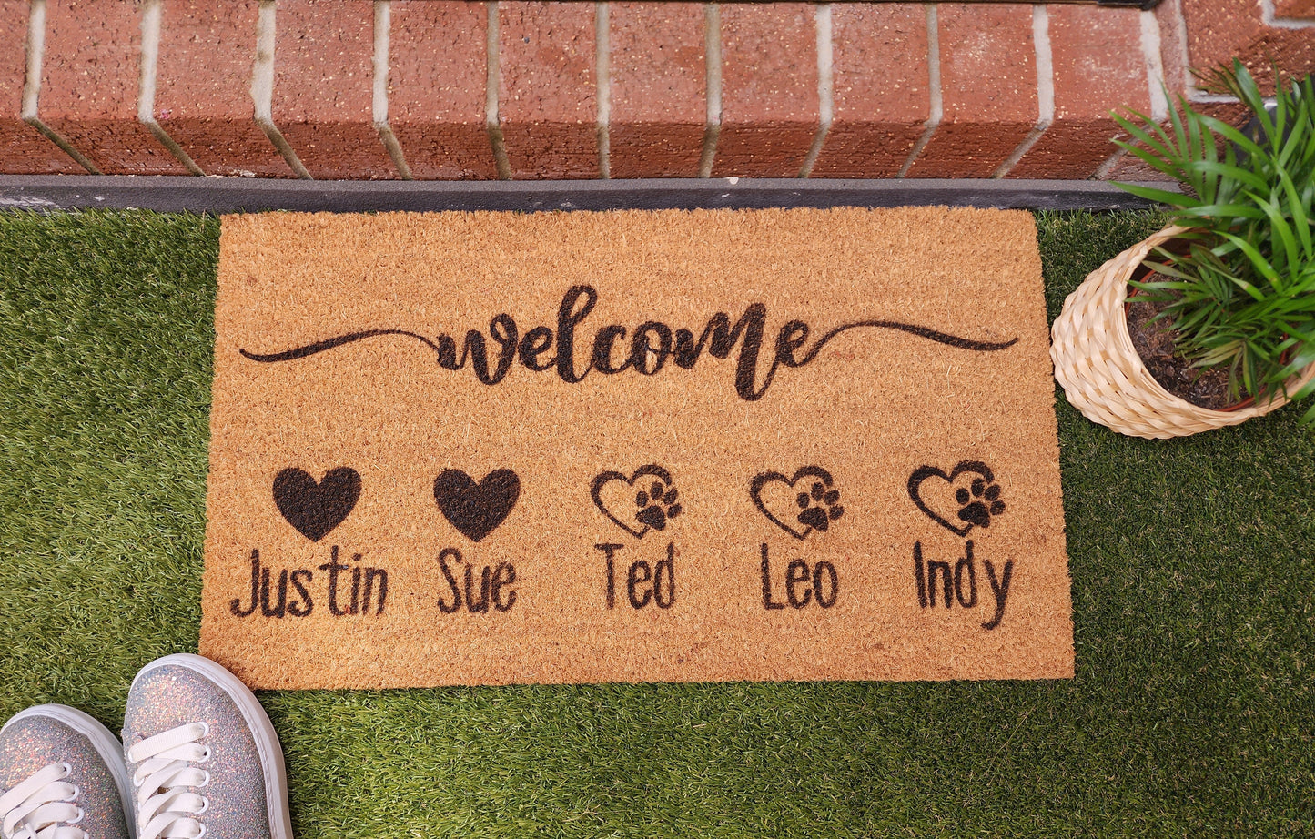 WELCOME FAMILY PET PERSONALISED DOOR MAT